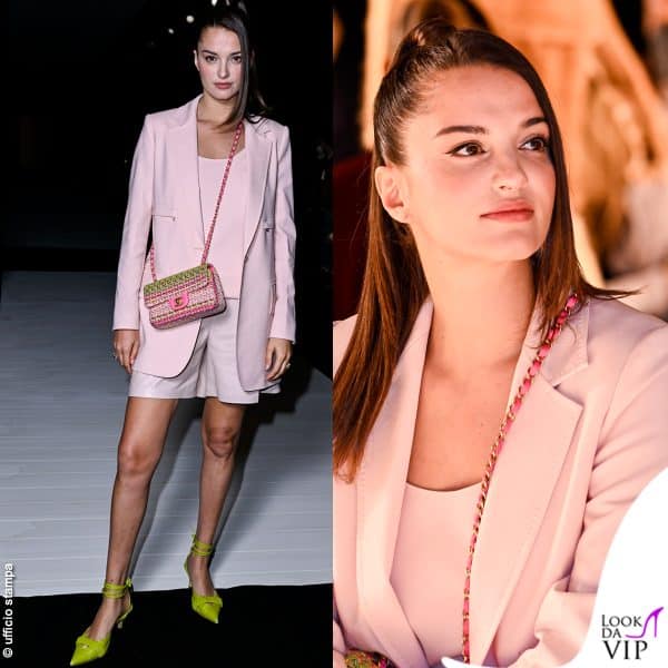Gabrielle Caunesil da Max Mara (borsa Chanel)