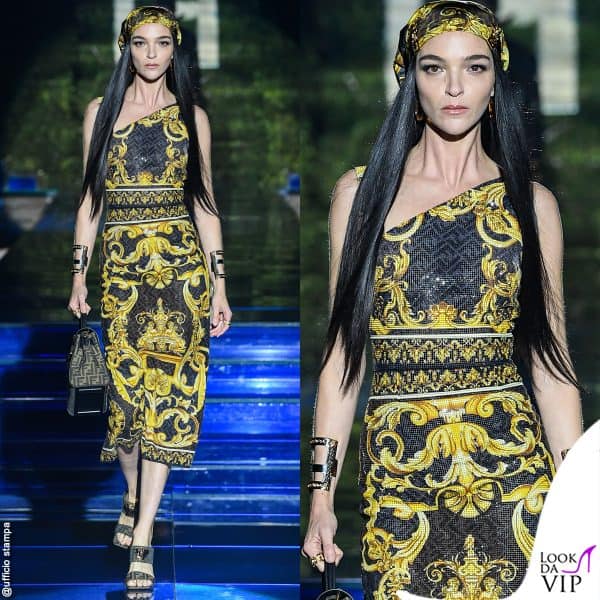 Mariacarla Boscono è tra le top più amate: eccola a settembre in passerella per Fendi by Versace 