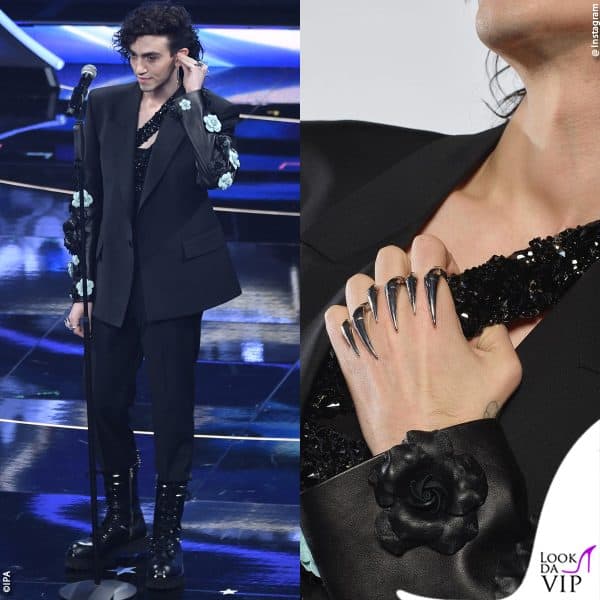 Michele Bravi in Roberto Cavalli è graffiante con l'anello ad artiglio di Gismondi 1754