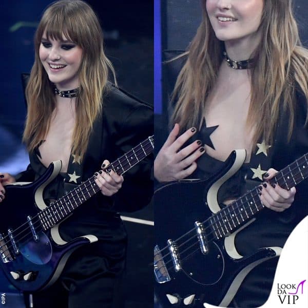 Victoria De Angelis dei Maneskin è sexy con la stella applicata sul seno (outfit Gucci) 