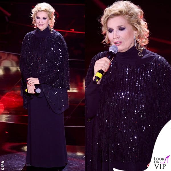 Eleganti luccichii per una Iva Zanicchi che sceglie di restare coerente con il suo stile - VOTO 7,5
