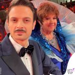 Sanremo 2022 5 serata Orietta Berti outfit Rochart
