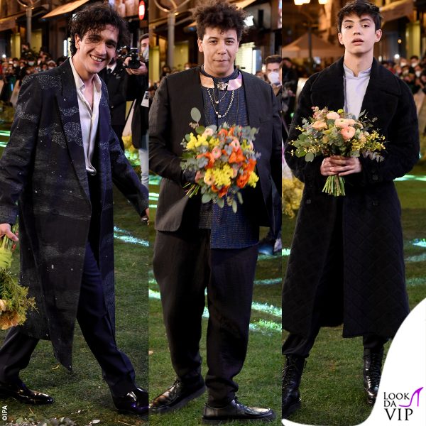 Tra gli altri artisti sul green carpet vi segnaliamo Tananai, Yuman con un outfit Ixos e Matteo Romano in Emporio Armani
