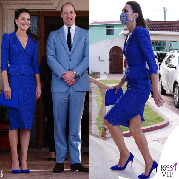La duchessa ha indossato un completo di pizzo blu di Jenny Packham, con pump Emmy London 