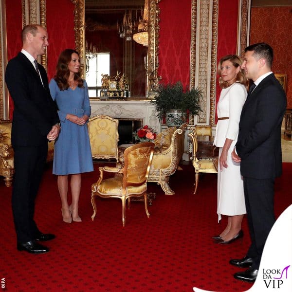 la stessa parure indossata per incontrare il presidente Zelensky e la moglie Olena a Londra nel 2020 