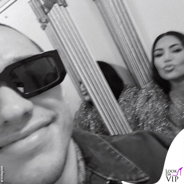 Kim Kardashian e Pete Davidson confermano la love story su Instagram con una serie di foto 
