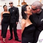 look abbinati e passione per le coppie sul red carpet degli oscar 2022