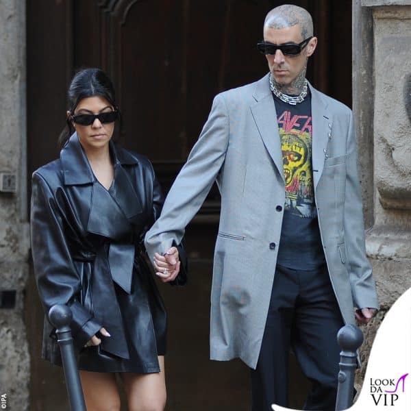 Kourtney e Travis paparazzati a Milano 