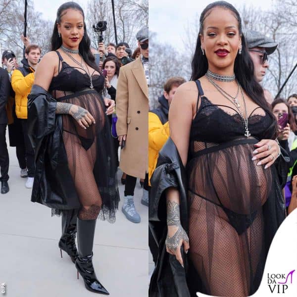 lo stile premaman di Rihanna è sexy e sfrontato (qui in Dior alla Paris Fashion Week)