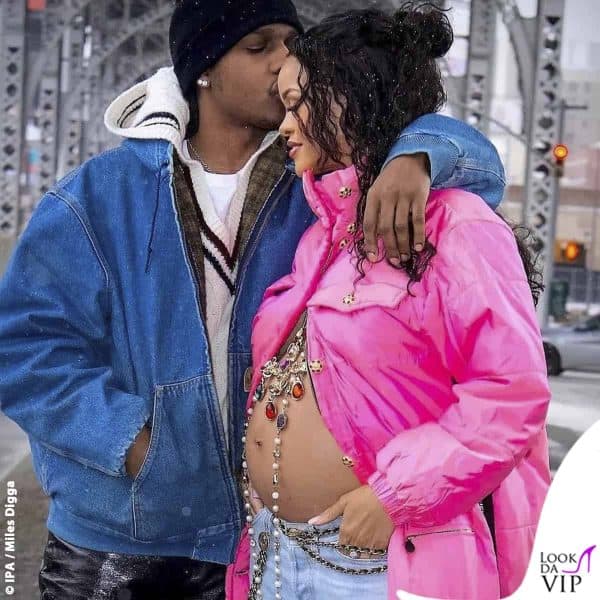 Lo scatto con cui Rihanna e Asap Rocky hanno annunciato la gravidanza a gennaio 