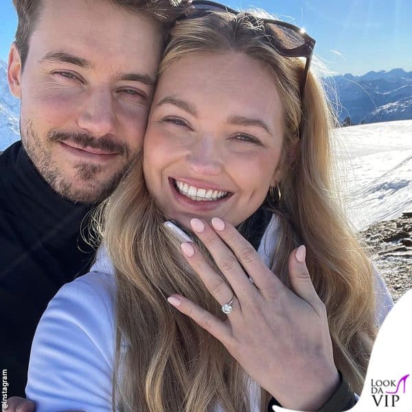 E' una creazione di Ring Concierge quella che Romee Strijd ha ricevuto da Laurens van Leeuven