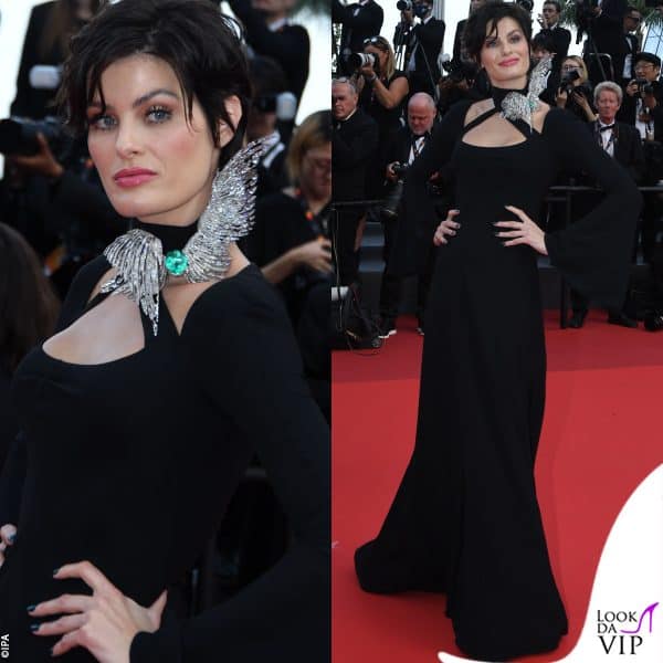 abito Philosophy e spilla Elsa Jin per Isabeli Fontana 