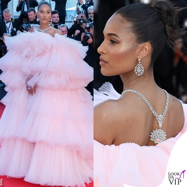 abito Giambattista Valli, scarpe Gianvito Rossi e gioielli Chaumet per Cindy Bruna 