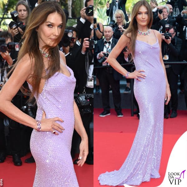 Abito Celine e gioielli Bulgari per Carla Bruni