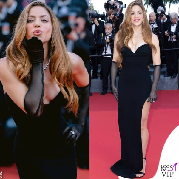 abito Monot, sandali Casadei e gioielli Chopard per Shakira 