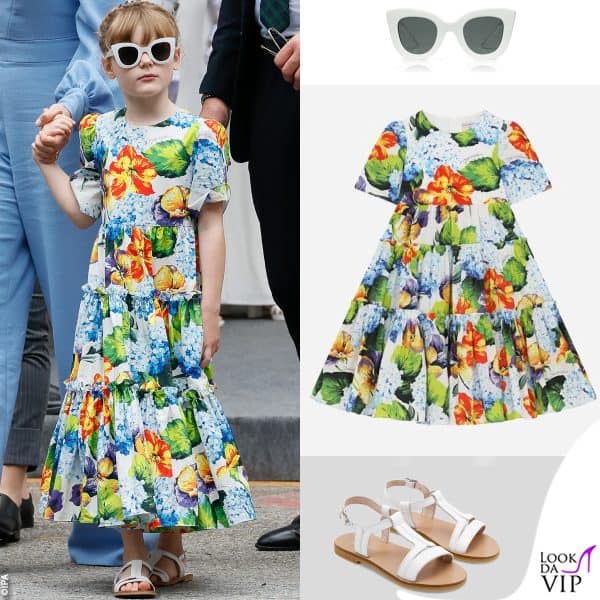 Gabriella con un abito Dolce&Gabbana, occhiali Sons and Daughters e sandali Jacadì 