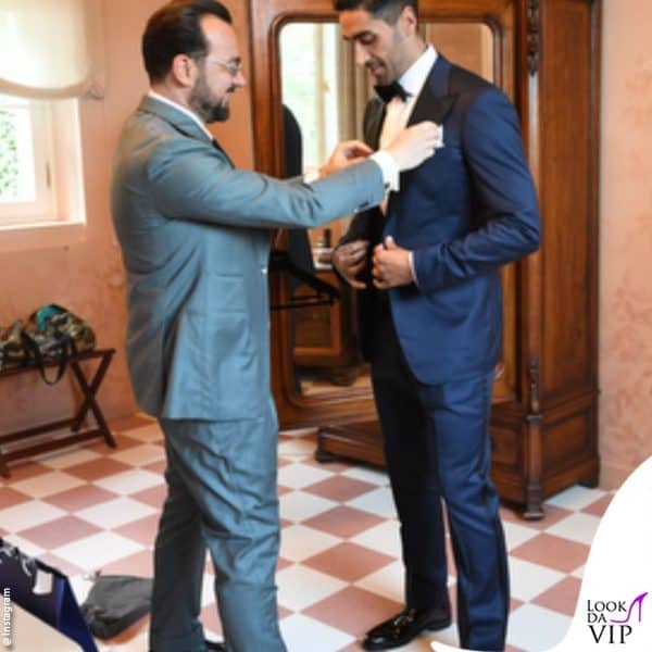 Filippo Magnini si prepara con l'amico Alessandro Martorana, che ha confezionato i suoi abiti 