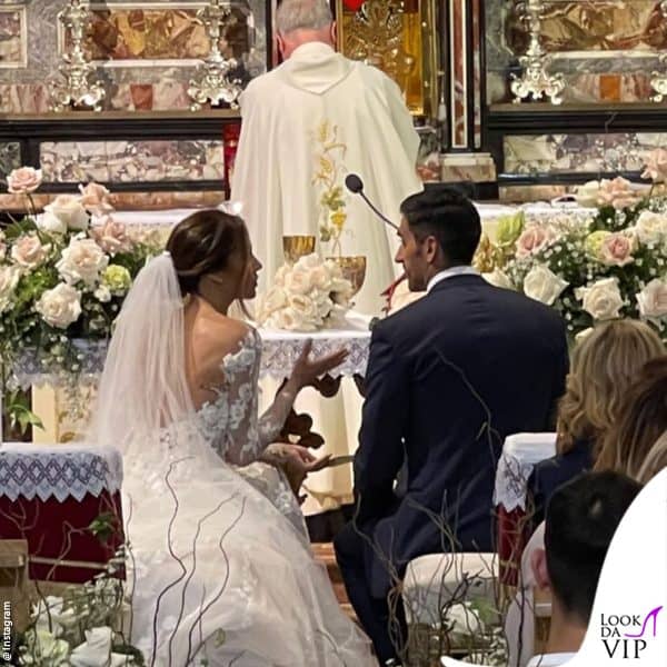 Giorgia Palmas e Filippo Magnini in chiesa 
