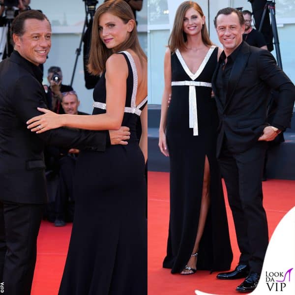 Coordinati anche nel look, Stefano Accorsi e Bianca Vilati (in Dolce&Gabbana)