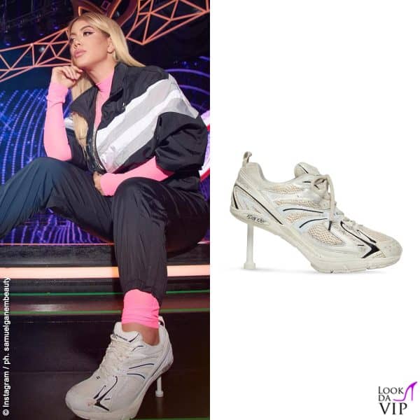 Le sneakers con tacco Balenciaga sono abbinate alla tuta Wanda Sport 