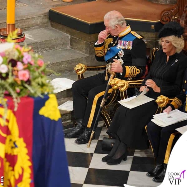 Carlo e Camilla ai funerali di Elisabetta II