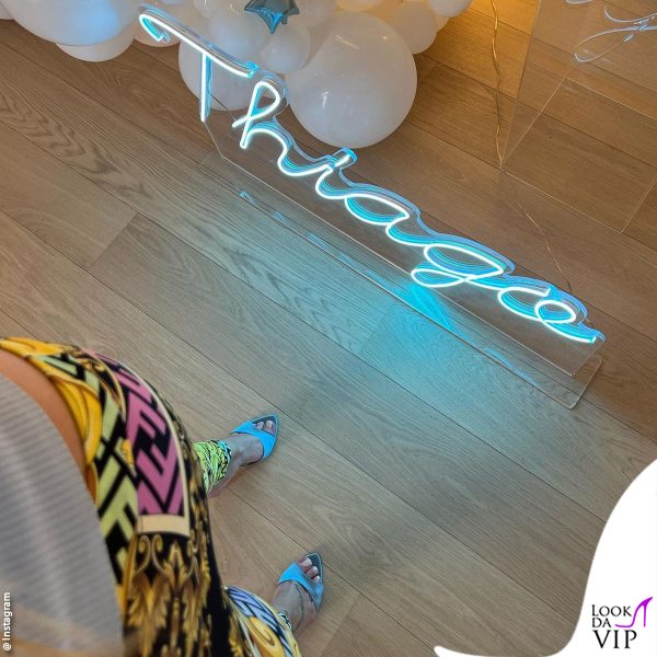 Chiara Nasti fotografa il pancione al baby shower per il piccolo Thiago 