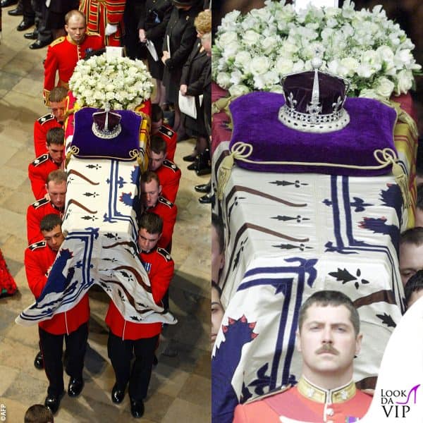 La corona con il diamante Koh-I-Noor sul feretro della Regina Madre nel 2002