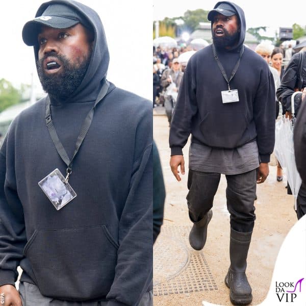Kanye alla sfilata Givenchy con un vistoso paradenti di Balenciaga 