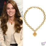 kate middleton in radio con la collana a cuore