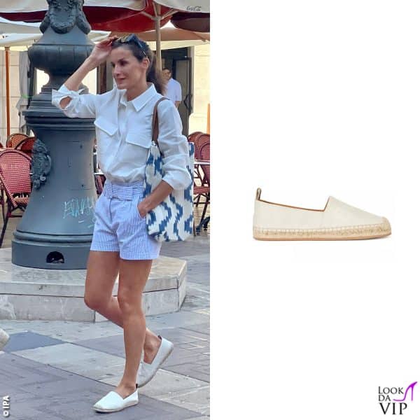 Eccola a Palma di Maiorca con un paio di espadrillas Boss