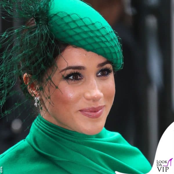 per le occasioni ufficiali la Markle fa spesso ricorso agli orecchini di diamanti di Birks 