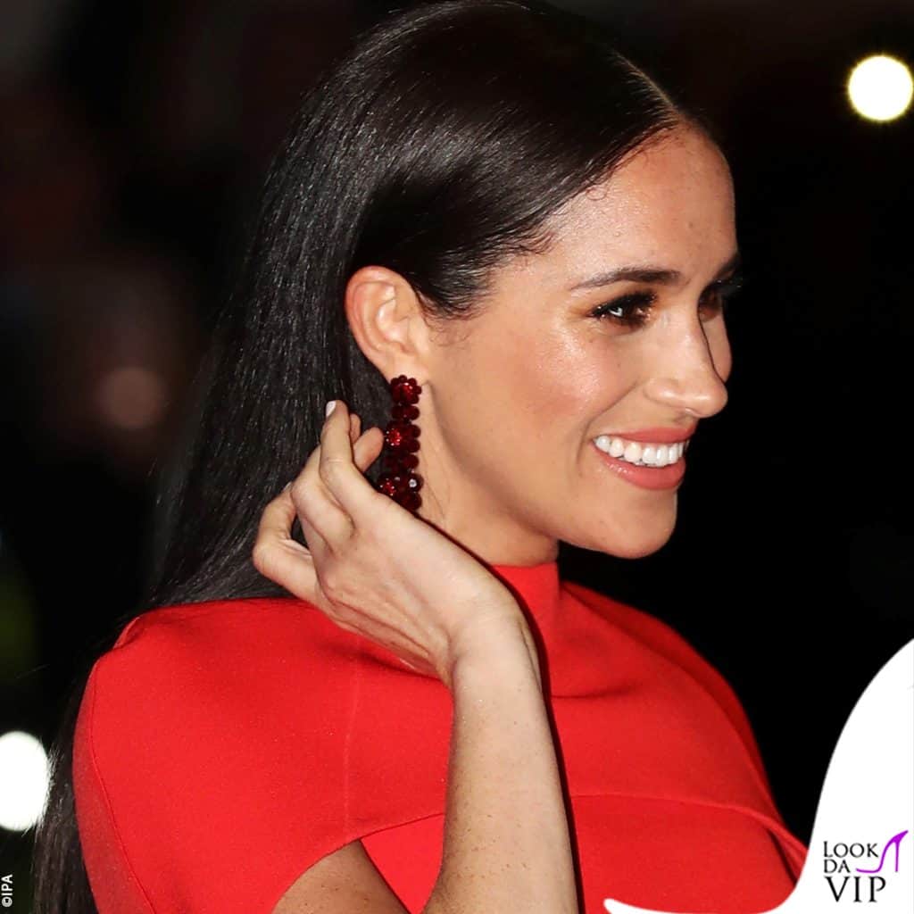 meghan markle e la polemica per gli orecchini di diamanti