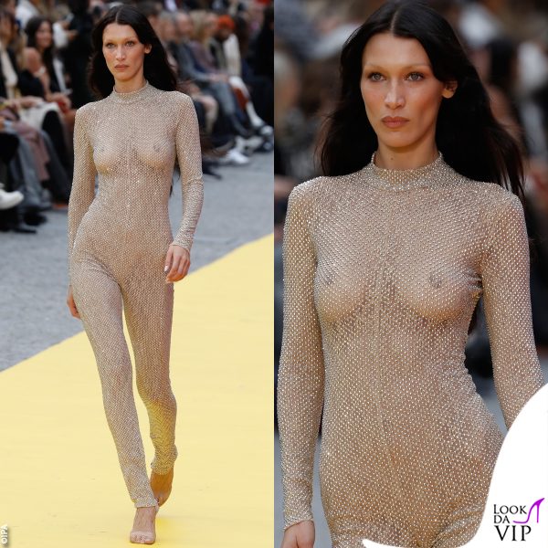 la catsuit beige fascia le forme della modella 
