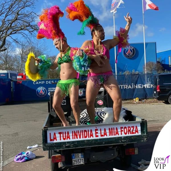 eccoli travestiti da ballerine brasiliane 