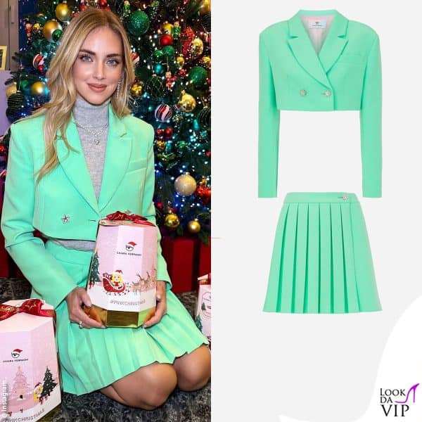l'imprenditrice presenta il pandoro Balocco con l'outfit firmato Chiara Ferragni Brand 