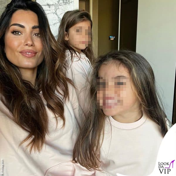 stesso look per Federica e le bimbe 