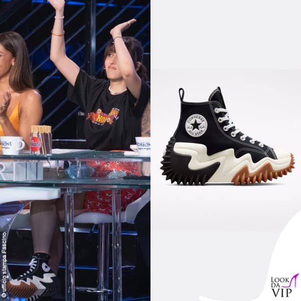 in tv Giulia ha sfoggiato anche le Converse "Run star motion" (120 euro)