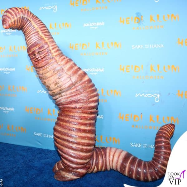 l'arrivo di Heidi Klum in versione verme 