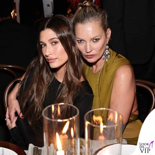 a cena con Hailey Baldwin 