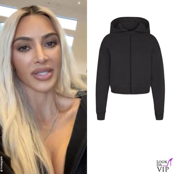 Kim Kardashian con una felpa Skims 