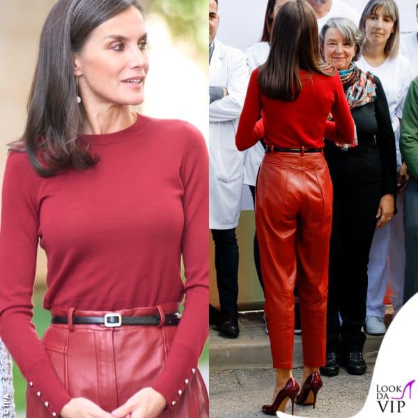 Letizia Ortiz non rinuncia a un pantalone di pelle, tutto in palette