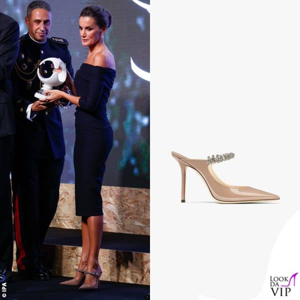 Letizia Ortiz ha una passione per le scarpe col tacco: eccola con delle Jimmy Choo, il modello Bing