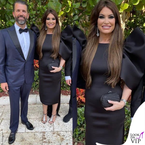dallo scatto precedente è stata tagliata Kimberly Guilfoyle, compagna di Donald Trump Junior 