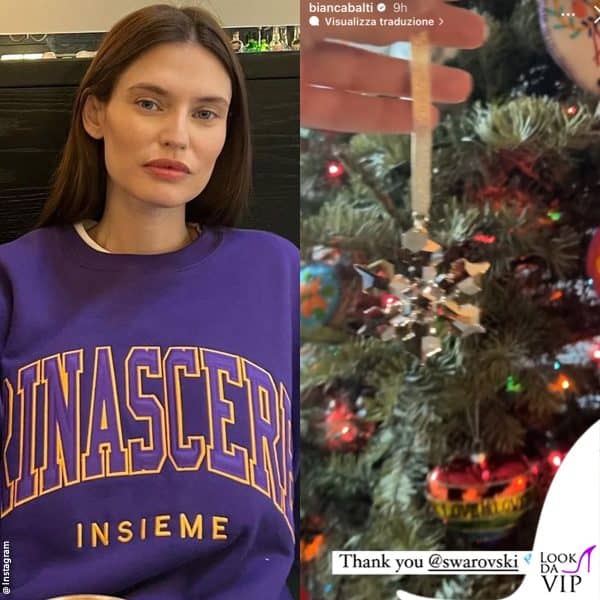 Bianca Balti mostra la decorazione Swarovski per l'albero di Natale 