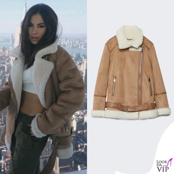 Giulia De Lellis ha scelto un giubbotto Stradivarius (75 euro)