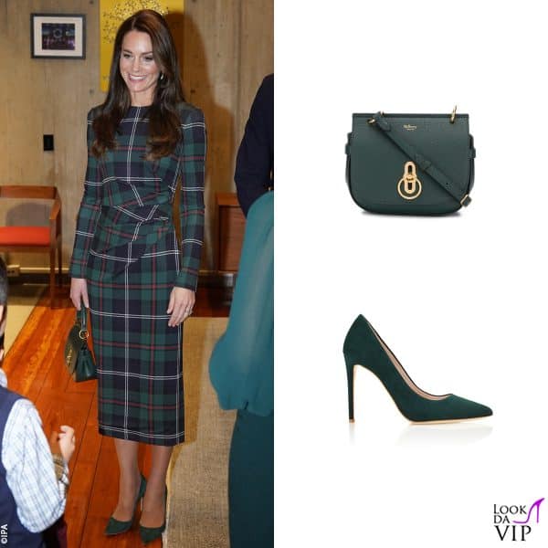 abito Burberry, borsa Mulberry, pump Emmy London 