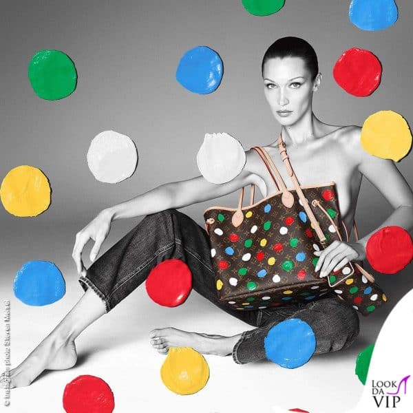 Anche Bella Hadid ha posato tra i pois