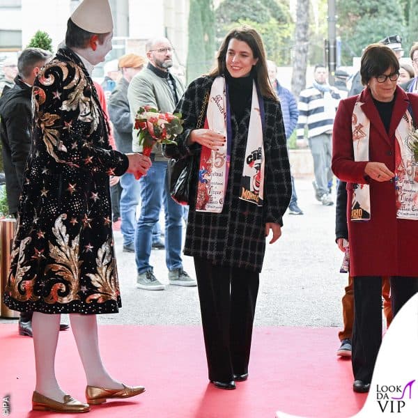 Charlotte Casiraghi arriva al circo 