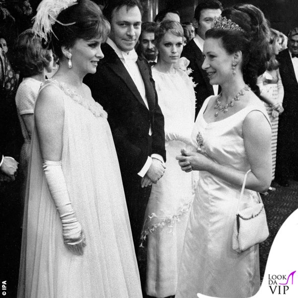 1967: Gina Lollobrigida  e la principessa Margaret. Nella foto sono visibili gli orecchini di perle naturali e diamanti, poi battuti all'asta