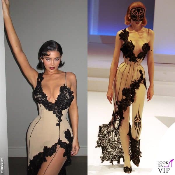 Kylie Jenner ha festeggiato il Natale con un abito vintage di Mugler 